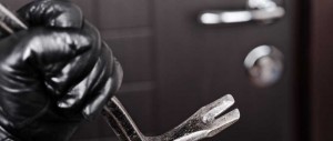 bradford-locksmith-replace-broken-door-lock-leeds